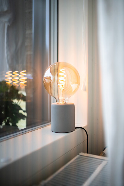 Airam Smart CCT G125 Amber 350lm E27 - Image 2