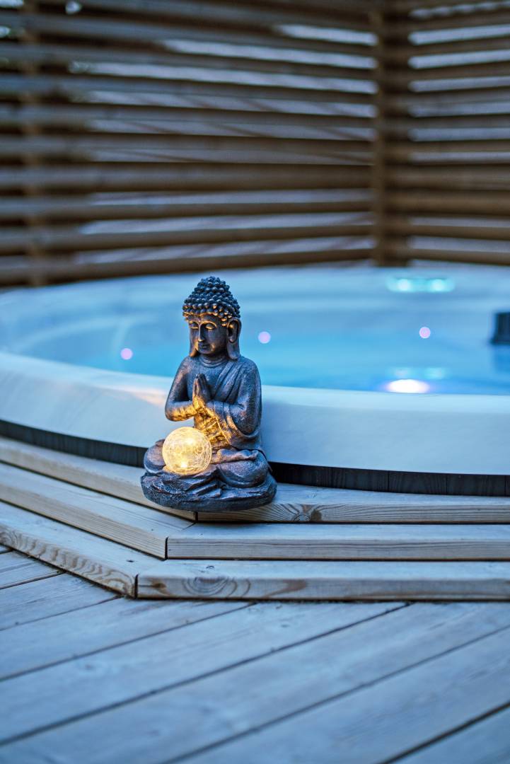 Aurinkokennovalaisin Buddha koristevalaisin - Image 4