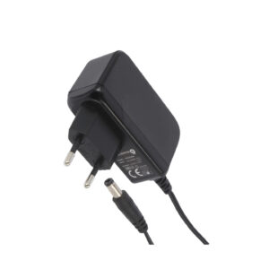 LED-pistorasiamuuntaja 12V 18W musta